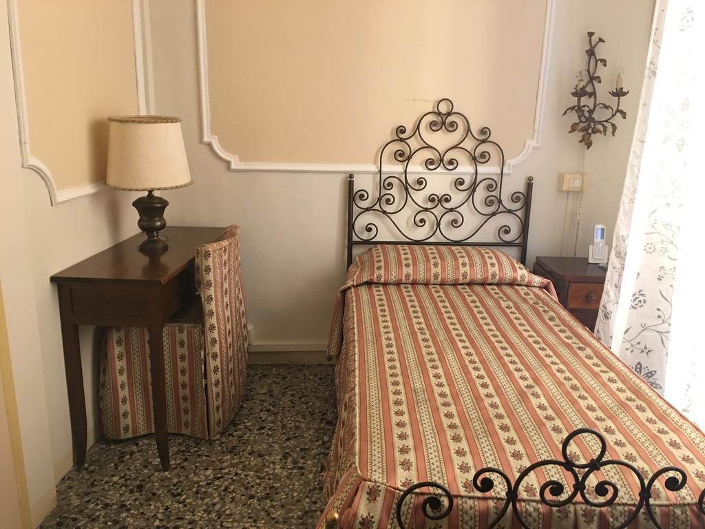Bed and Breakfast Centro Storico Pisa Pokoj fotografie